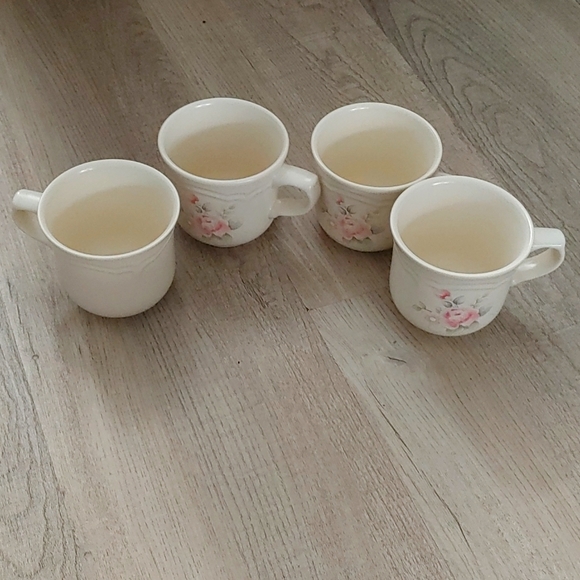 4 pfaltzgraff tea cups - Picture 1 of 3